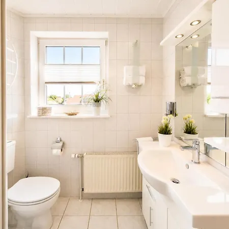 Appartement Ferienwohnung-seeblick-heimathafen-an-der-nordseekueste Neuharlingersiel