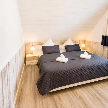 Appartement Ferienwohnung-seeblick-heimathafen-an-der-nordseekueste Neuharlingersiel